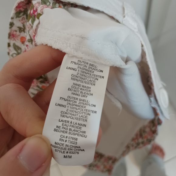 ⚡️SALE⚡️White Short Shorts - Picture 5 of 6